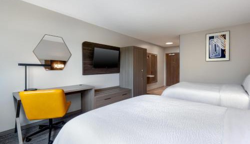 Standard Room with Two Queen Beds