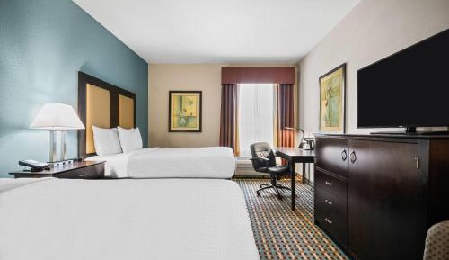 Deluxe Queen Room with Two Queen Beds