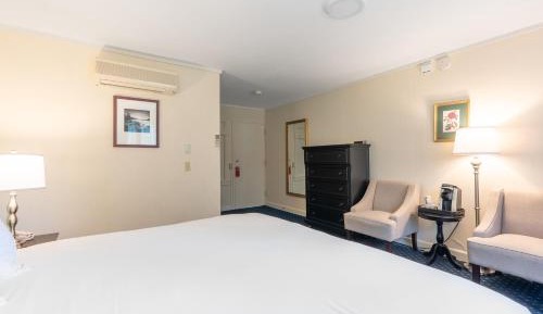 King Room Livingston Building No View or Pets