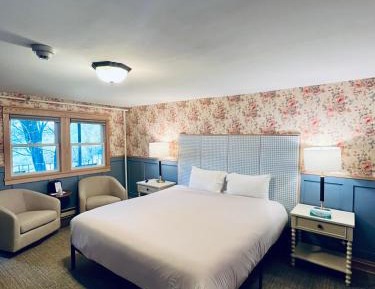 King Room with Pool View