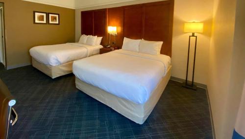 Standard Queen Room with Two Queen Beds - Non-Smoking
