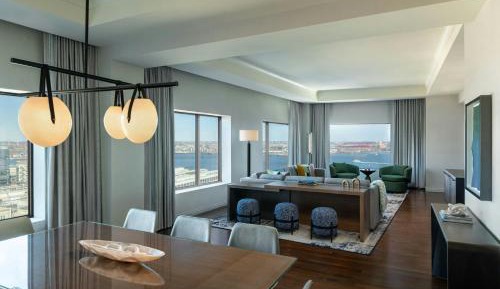 Club level, Suite, 1 King, Water view