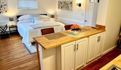 Deluxe King Suite