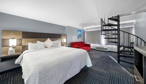 Townhouse Suite with Two King Beds Smoke Free