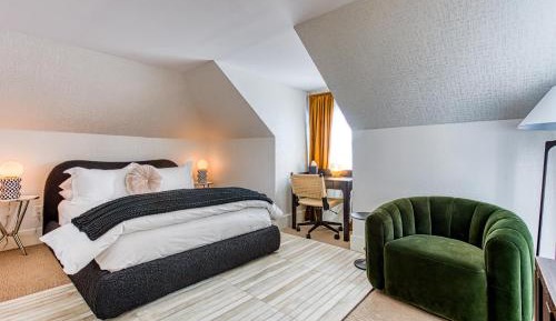 Queen Room