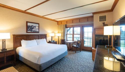 Deluxe King Room