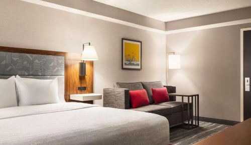 King Room with Roll-In Shower - Disability Access