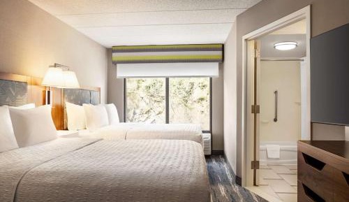 Room with Two Queen Beds - Non-Smoking