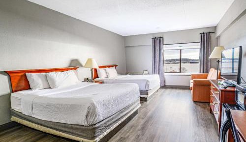 Deluxe Suite with Two Queen Beds - Non-Smoking