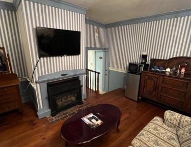 Suite with Hot Tub