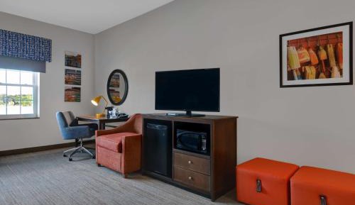 Queen Room with River View