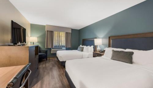 Queen Room with Two Queen Beds - Non-Smoking