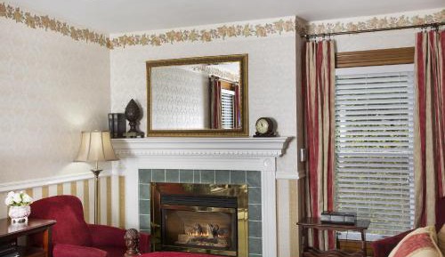 Grant Deluxe Bedroom