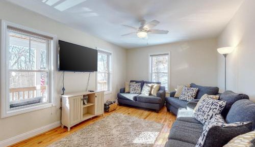 Three-Bedroom Vacation Home 