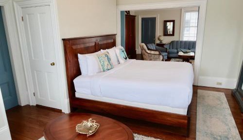 Superior King Suite