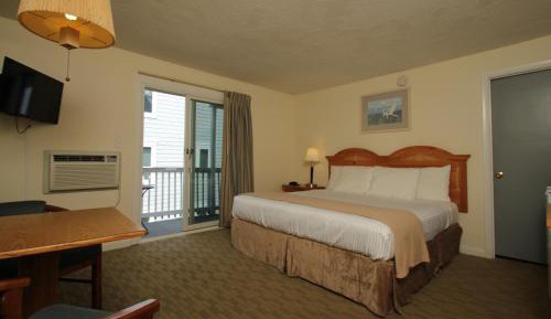 King Room with Partial Sea View