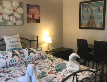 Queen Room with Shared Bathroom