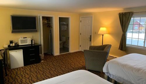 Queen Room