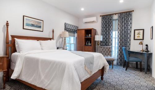 Standard Queen Room