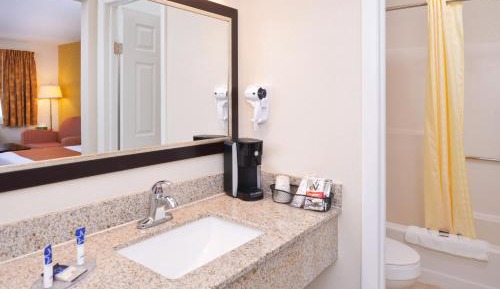 King Room with Spa Bath - Non-Smoking