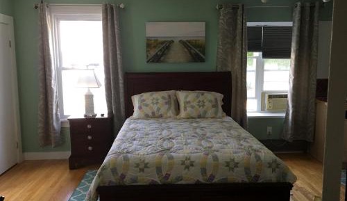 Deluxe Queen Room