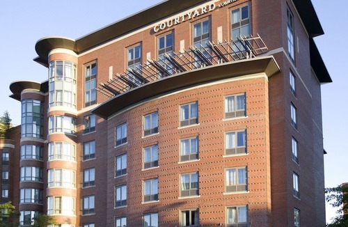 Coolidge Corner South Side Hotel | Courtyard by Marriott Boston Brookline