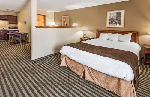 Branford Hotel | Baymont by Wyndham Branford/New Haven