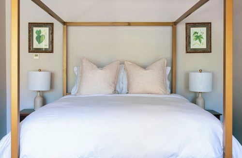 Westerly Bed & Breakfast | The Villa Bed & Breakfast