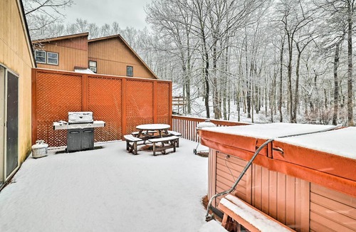 Pocono Mountain Lake Cottage | Hot Tub + Deck: Pet-friendly Poconos Getaway!