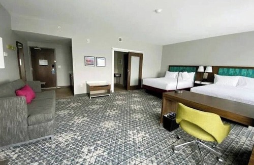 Somerset Hotel | Hampton Inn & Suites Somerset