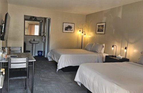 Mount Holly Springs Hotel | Mountain Creek Tavern