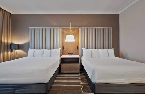 Toronto Entertainment District Hotel | The Sutton Place Hotel Toronto