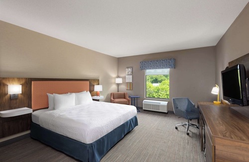 Harrisburg Hotel | Hampton Inn & Suites Harrisburg/North