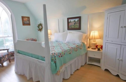 Elmira House | Bristow's Inn
