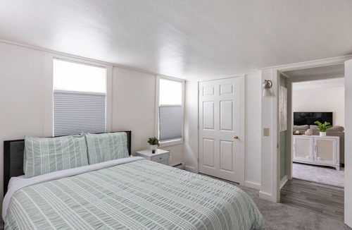 Waterbury Apartment | 1 Bedroom Waterbury Cozy Haven