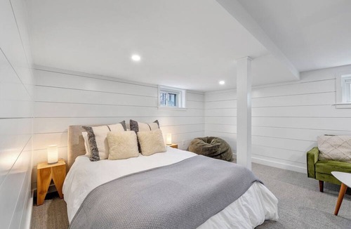 Marblehead Cottage | The Sunset - A cozy, seaside cottage in historic Marblehead MA