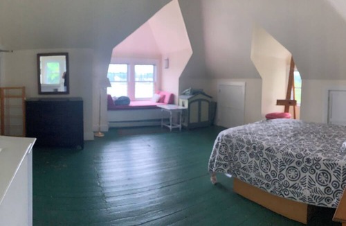 York Harbor House | House with a view of York Harbor and a 3 minute walk to the beach