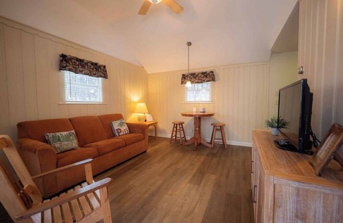 Lake Placid Hotel | The Snowshoe Lodge