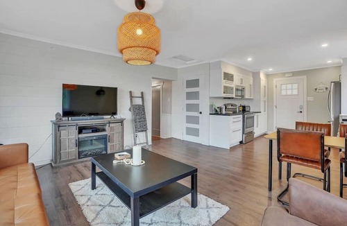 Ottawa Division House | Farmhouse Cottage Feel near the City