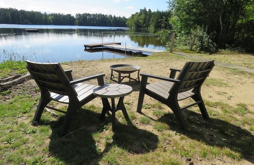 South Sanford Cottage | Delightful waterfront home offers fun and relaxation for all who venture here!