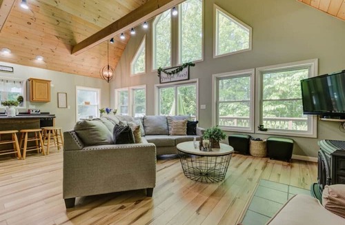 Conway Ski Chalet | Cranmore Adventure, Pet-Friendly |Game Area