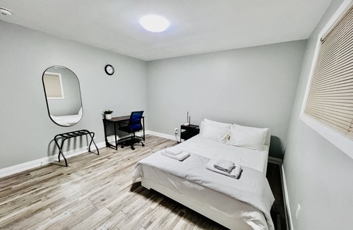 Rosemount House | Cozy 3 Bed, 2 Bath, Pet-friendly Full house in Kitchener with all amenities.
