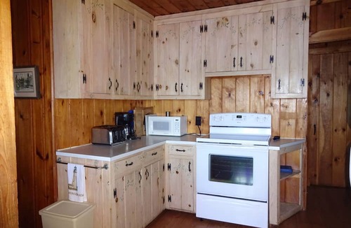 Raymond Cottage | Charming old-fashioned waterfront cottage on Panther Pond. Pet-friendly!