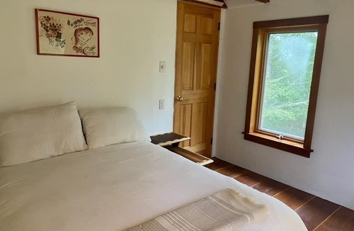 West Tisbury House | Unique garden home, private beach sticker included