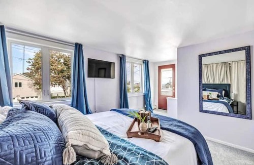 Milford House | Spacious 4 bedroom, oasis with ocean views galore