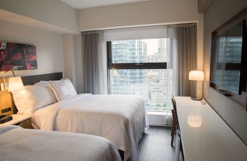 Lincoln Square Hotel | Fairfield Inn & Suites New York Manhattan/Central Park