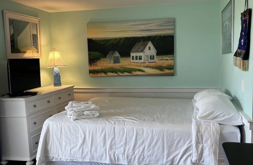 North Truro Condo | Unit #13 - Ground floor efficiency studio with A/C.