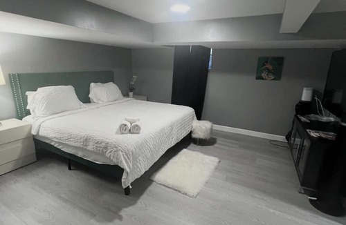 West Trenton Apartment | Spacious 3-bedroom apartment in lovely Trenton with AC
