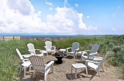 Camp Ellis House | Oceanfront 6 BR/3 Bath house in Ferry Beach
