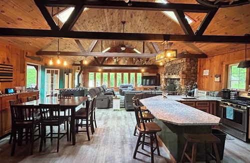 Embden House | Sleeps 24! Ultimate family vacation, two houses side by side